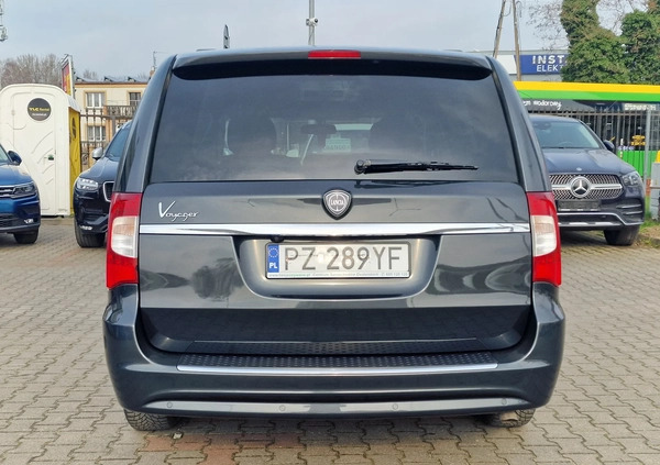 Lancia Voyager cena 44900 przebieg: 258590, rok produkcji 2011 z Kołobrzeg małe 436